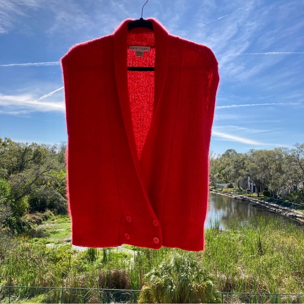 Sarah Taylor Vintage Deep V-neck Red Sweater Vest 1980s  Sz M